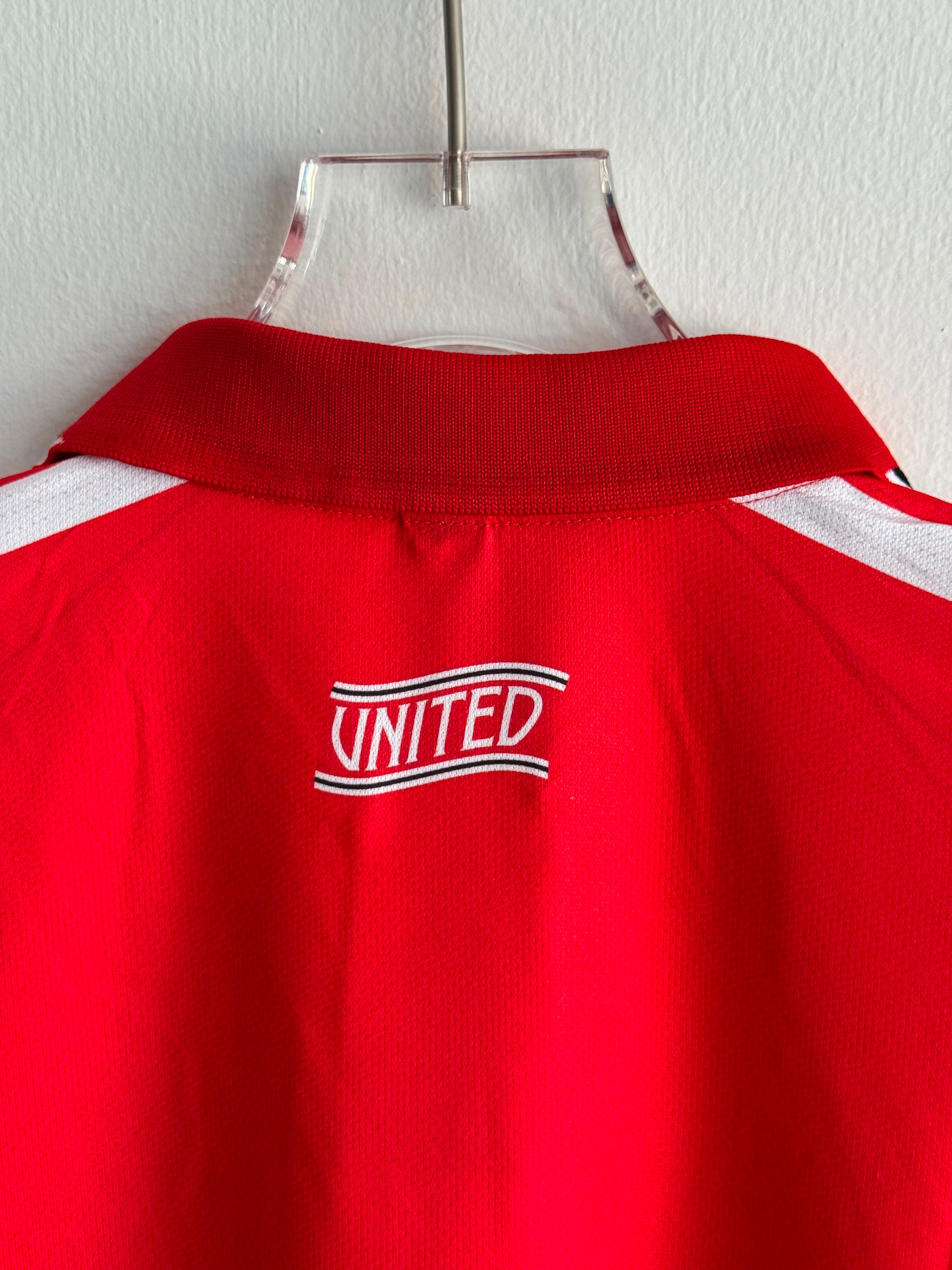 MANCHESTER UNITED 26/27 HOME KIT POLO EMBROIDERY