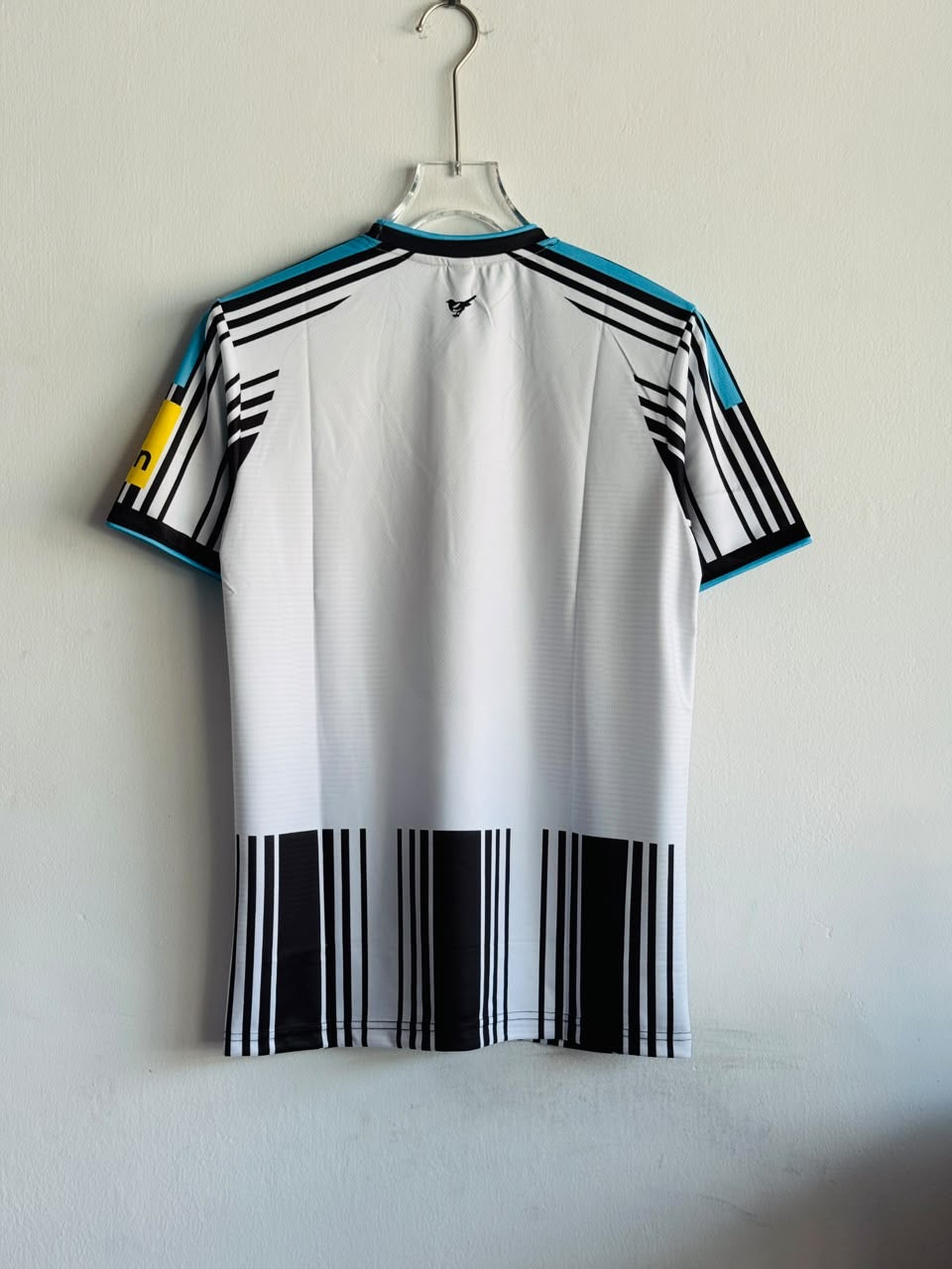 NEWCASTLE UNITED HOME KIT 26/27 EMBROIDERY