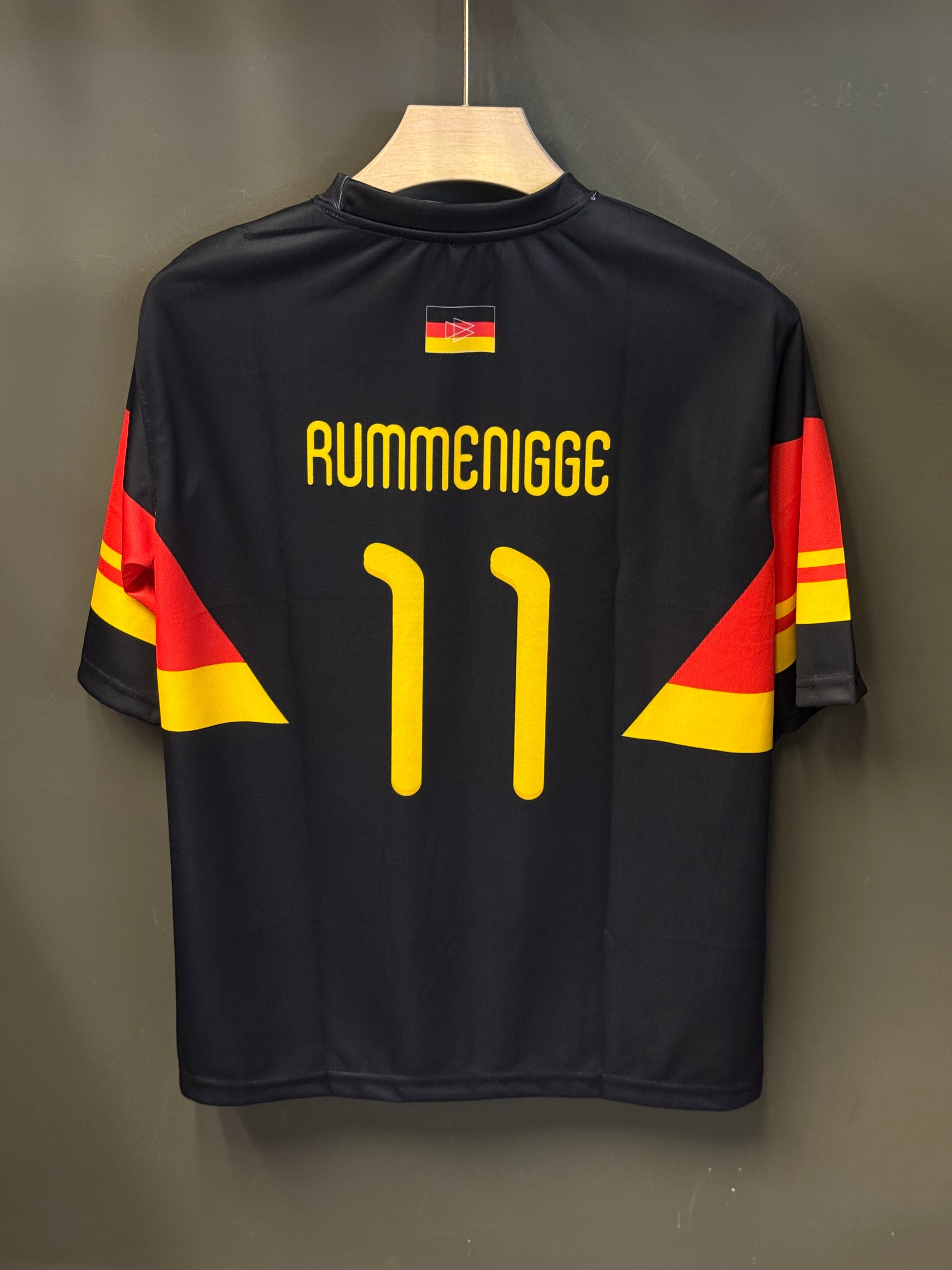 RUMMENIGGE FIVE SLEEVES