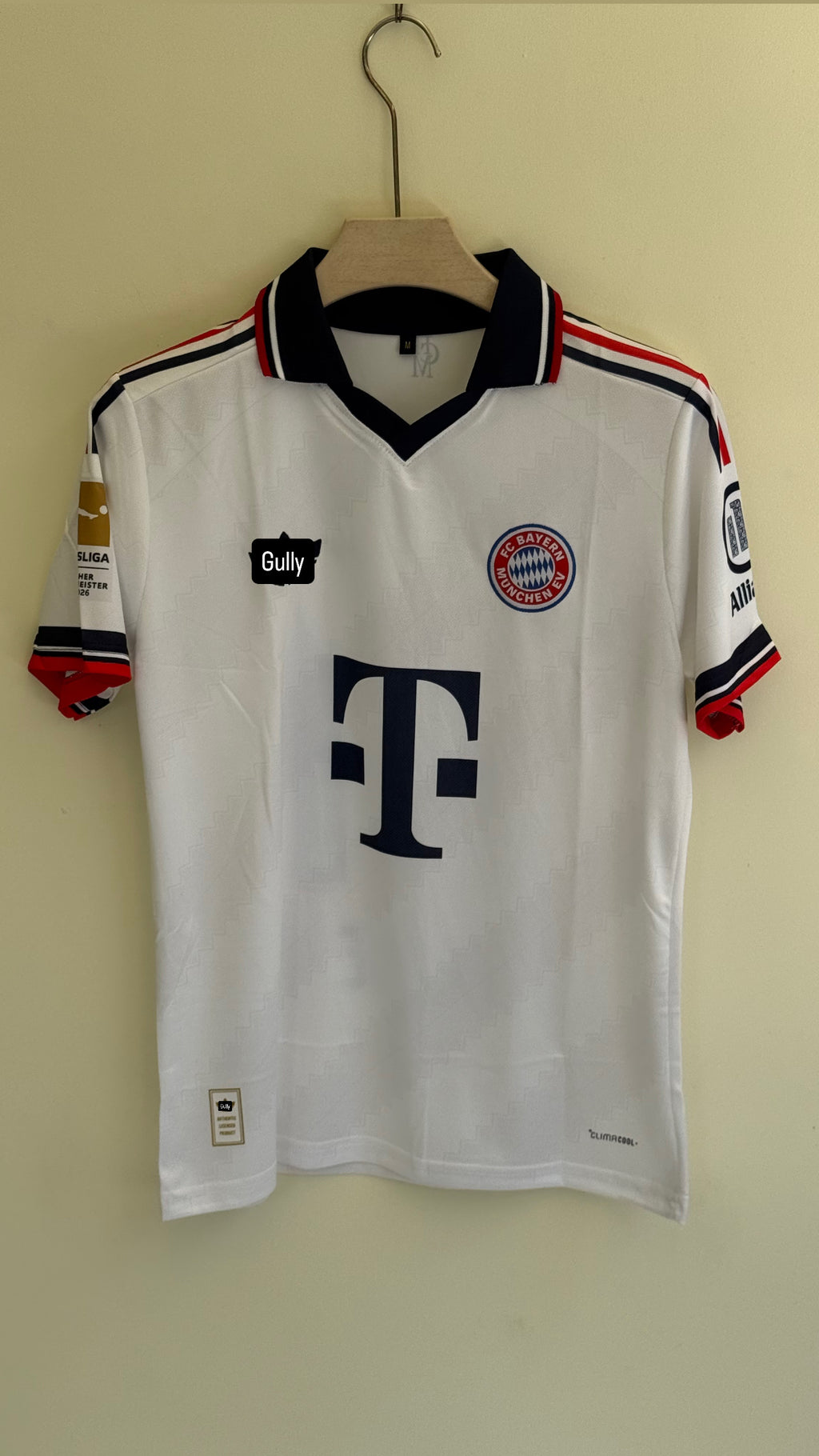 OLISE BAYERN AWAY 26/27 KIT POLO EMBROIDERY