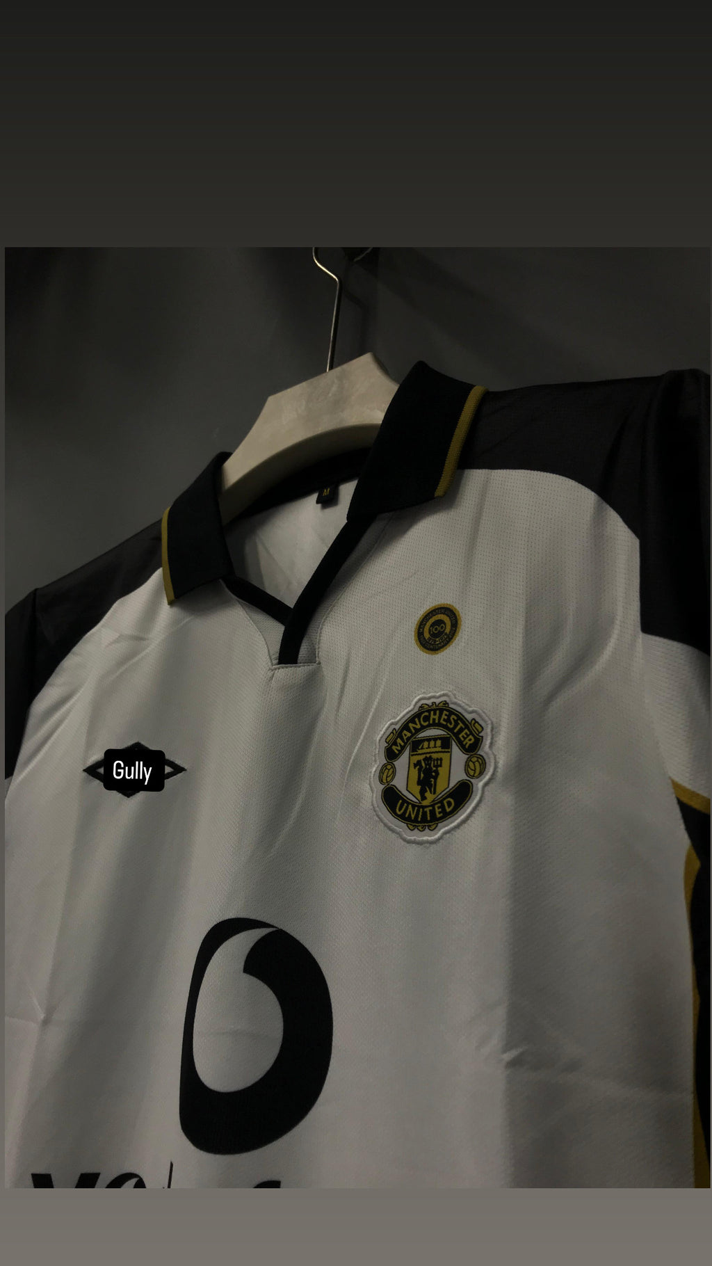 BECKHAM UNITED POLO EMBROIDERY 2001/02 AWAY KIT