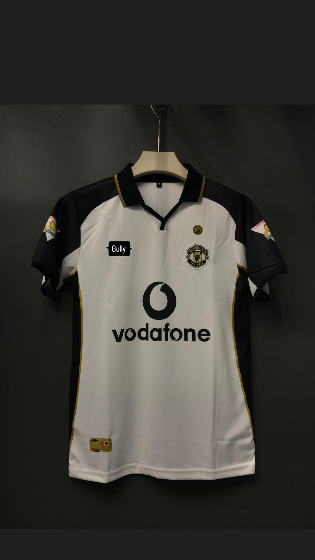 BECKHAM UNITED POLO EMBROIDERY 2001/02 AWAY KIT