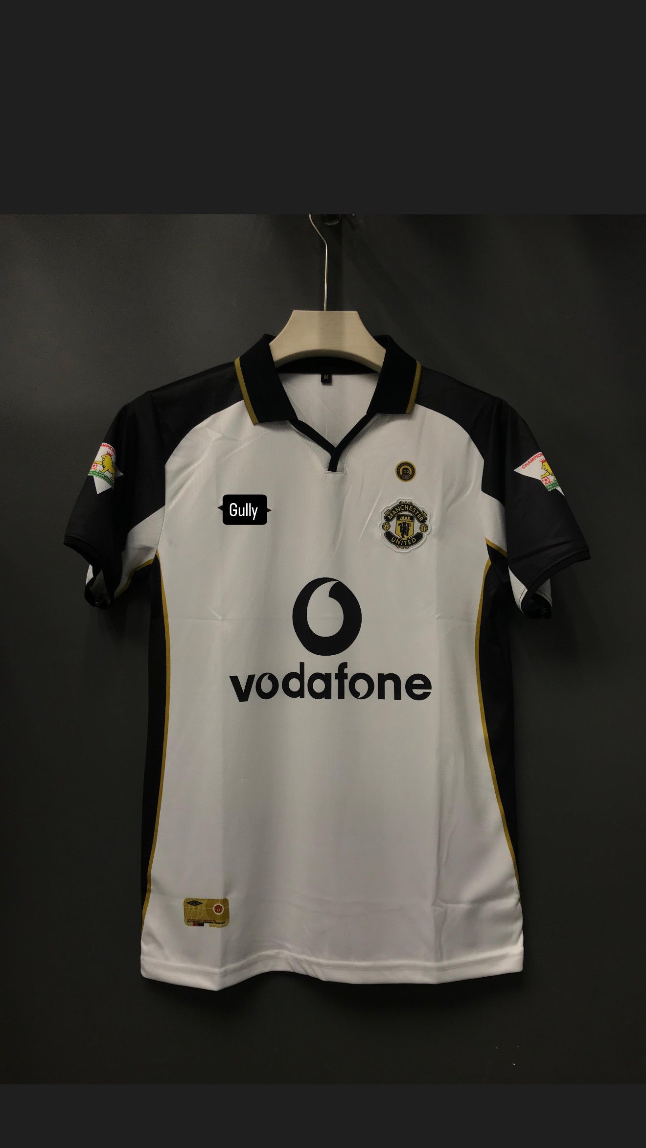 BECKHAM UNITED POLO EMBROIDERY 2001/02 AWAY KIT