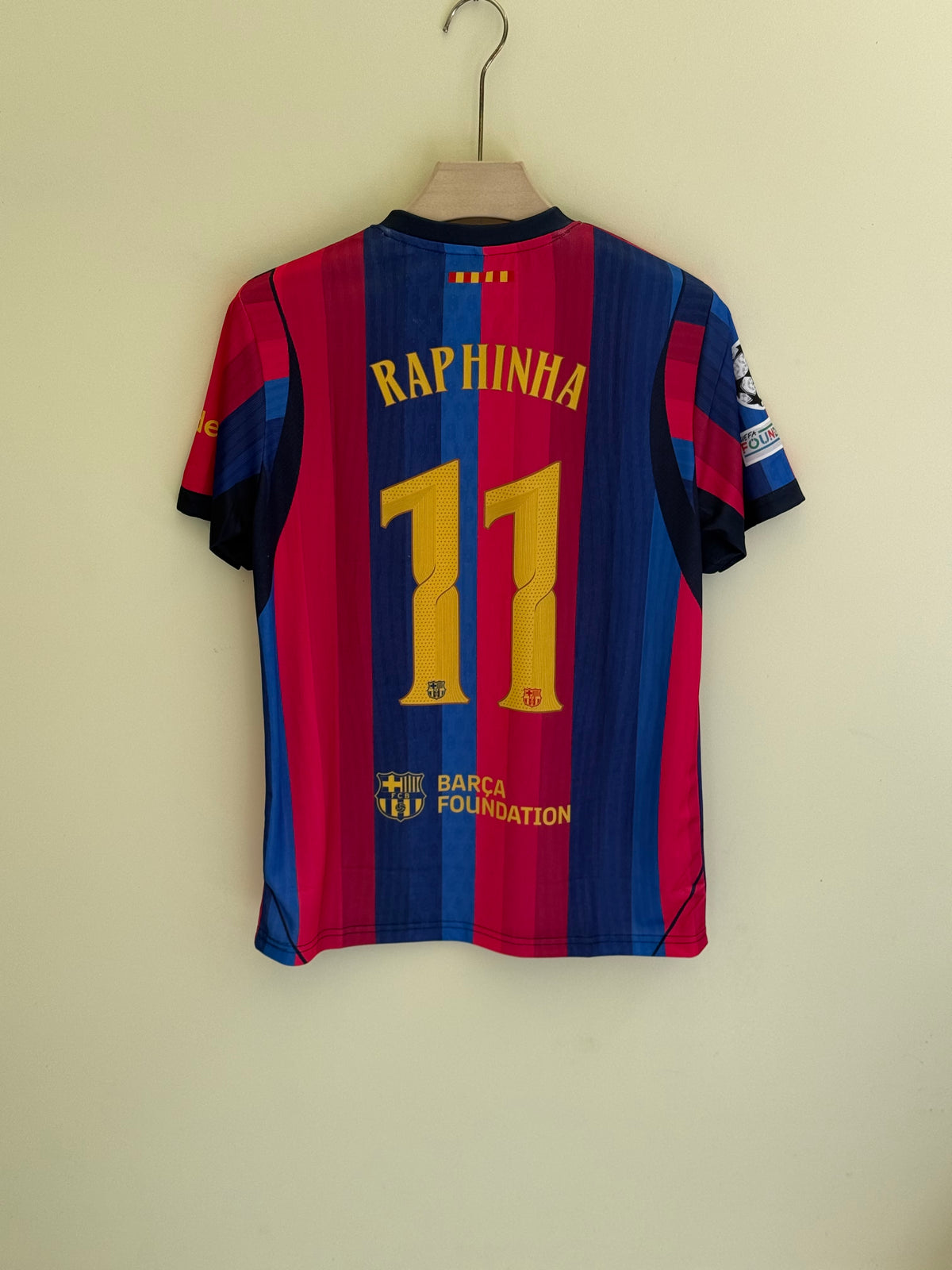 RAPHINHA BARCELONA HOME KIT 26/27 EMBROIDERY