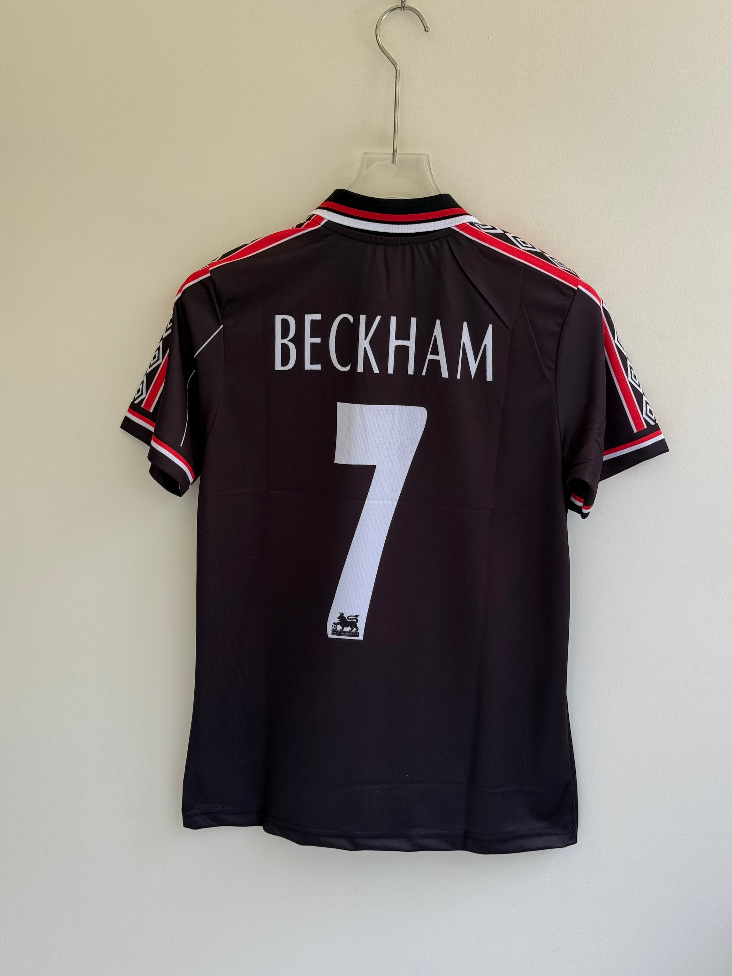BECKHAM UNITED 1998/99 AWAY KIT THIRD EMBROIDERY