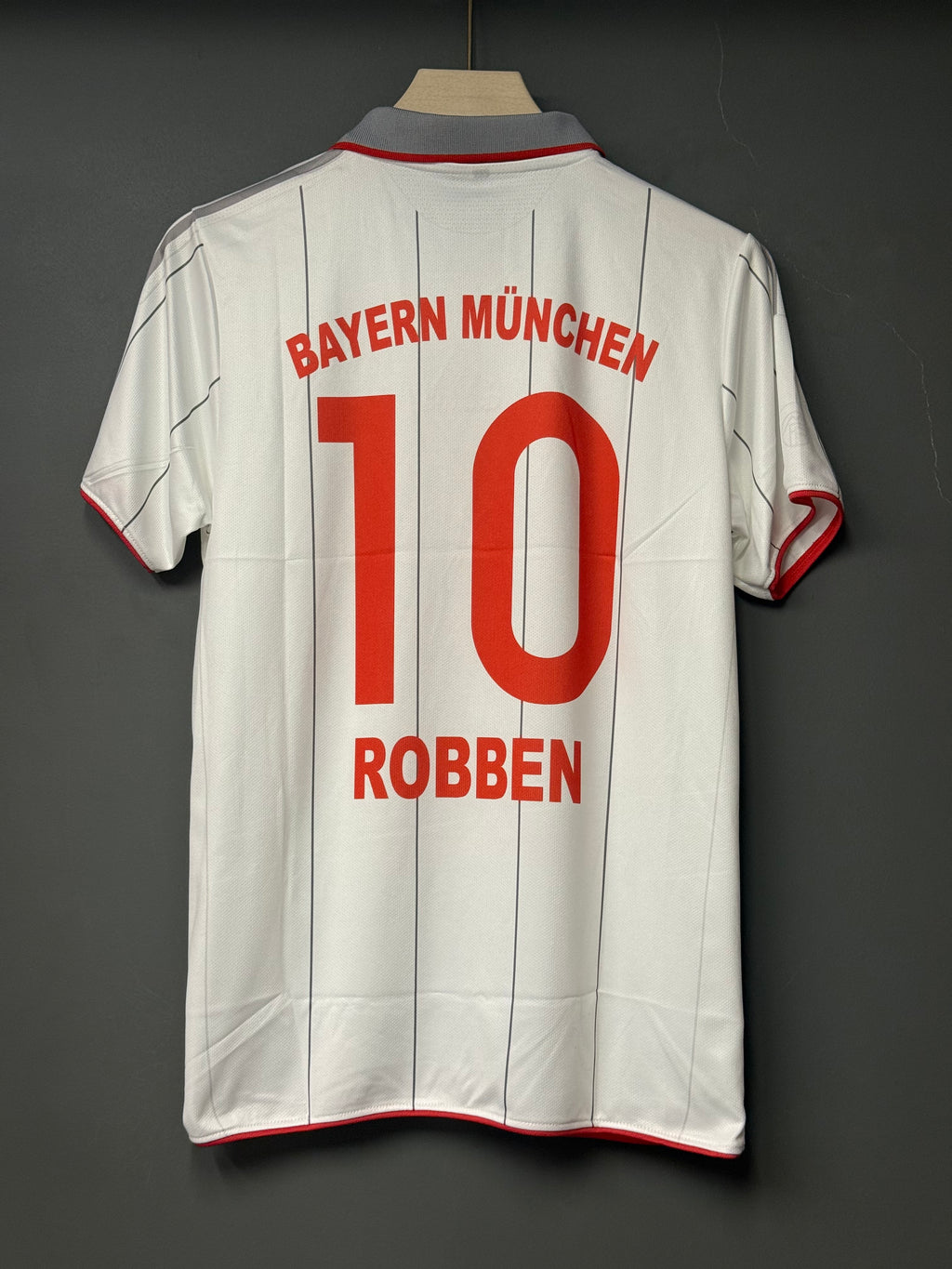 ROBBEN BAYERN MUNICH 2009/10 AWAY POLO EMBROIDERY