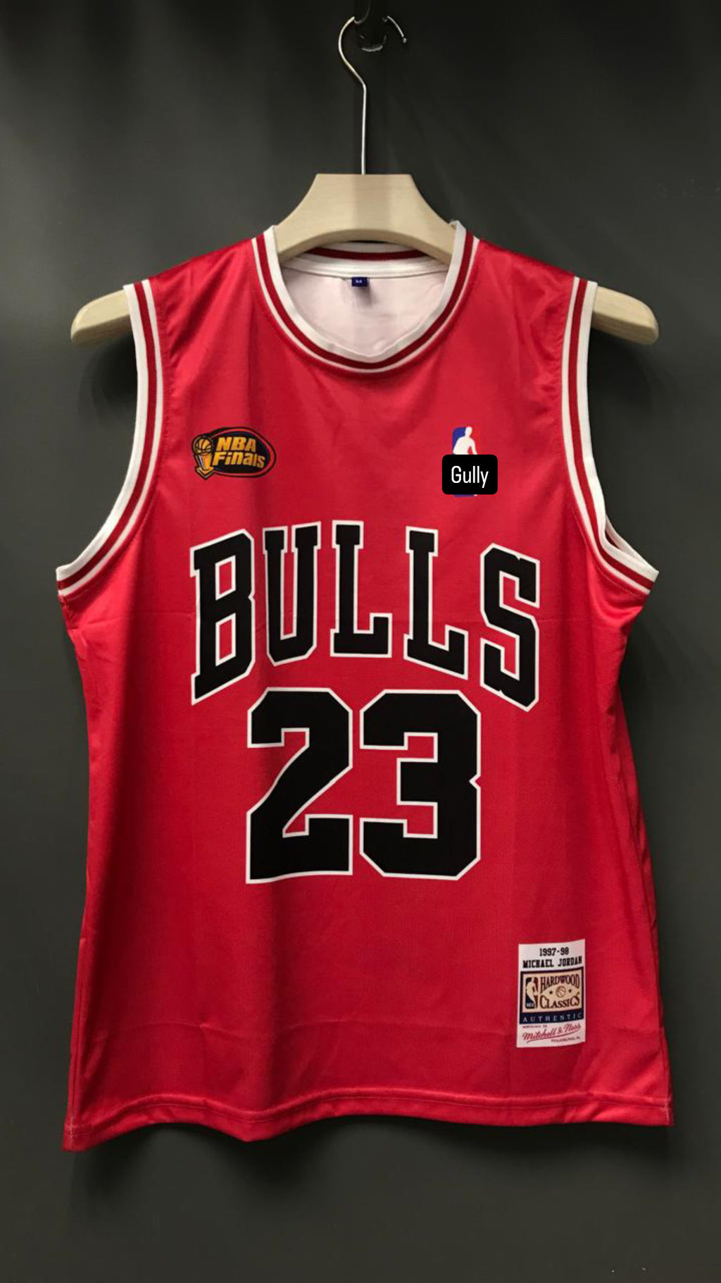 JORDAN BULLS RED SLEEVLES
