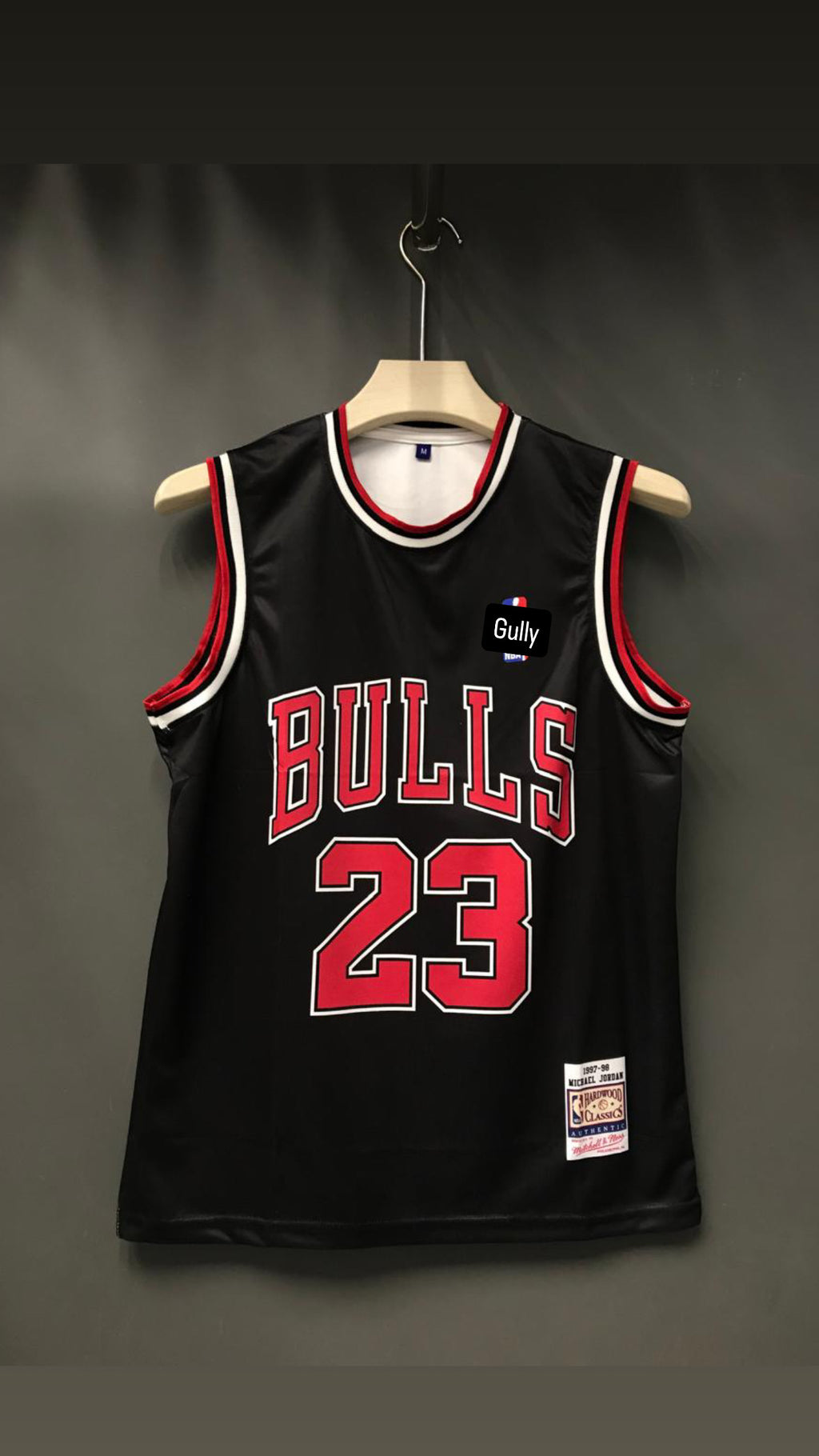 JORDAN BULLS BLACK SLEEVLES