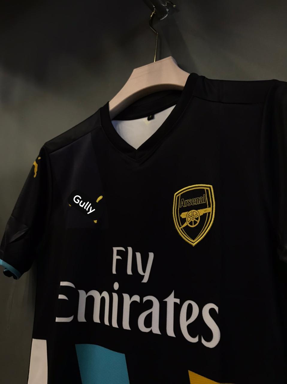 Ozil Arsenal 2015-16 Third kit